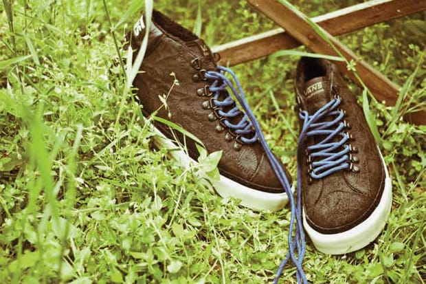 Vans California 2011 Holiday Mid Skool '77 CA Hiker Pack