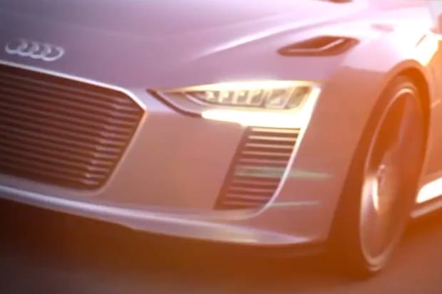 2014 Audi e-tron Spyder Video