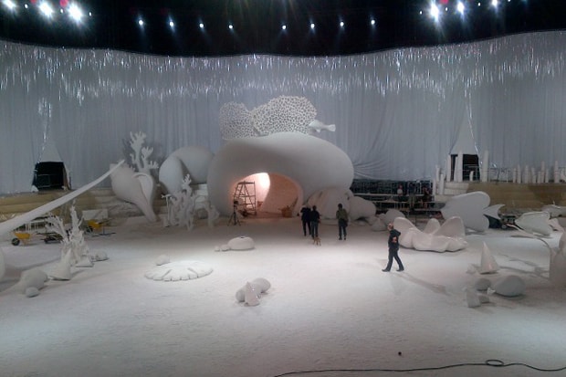 Chanel 2012 Spring/Summer Women's Collection: Backstage with Karl Lagerfeld