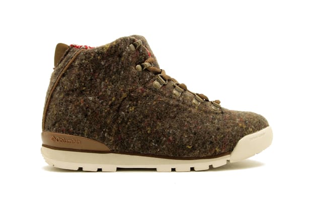 Oshman's x Columbia Metro Trail Mid "CHARCOAL"