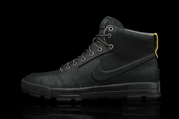 Nike Air Royaltna Mid VT