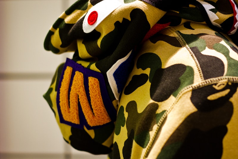 A Bathing Ape 1ST CAMO SHARK PARKA