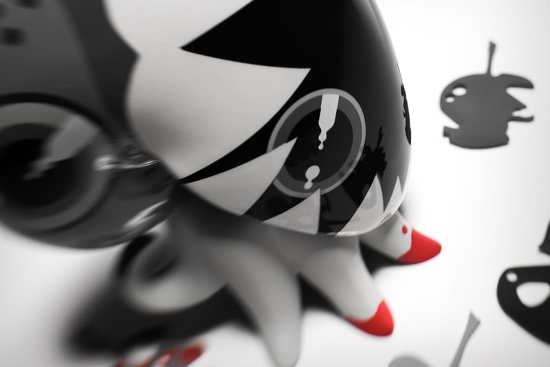 Coarsetoys "Casting Shadows Pain"