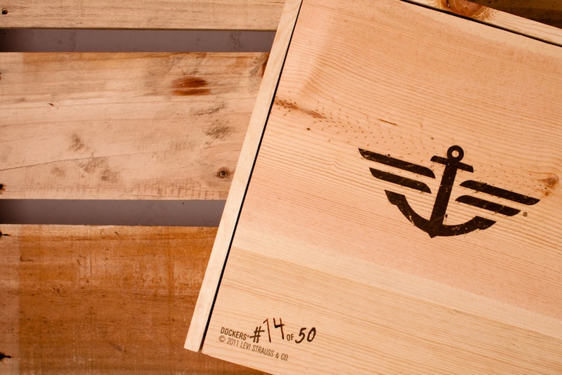 Dockers Alpha Khaki Whiskey Crate
