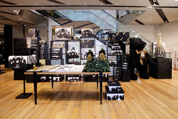 I.T "Happy Christmas" Exhibition @ I.T Hysan