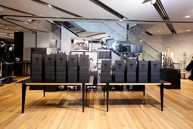 I.T "Happy Christmas" Exhibition @ I.T Hysan
