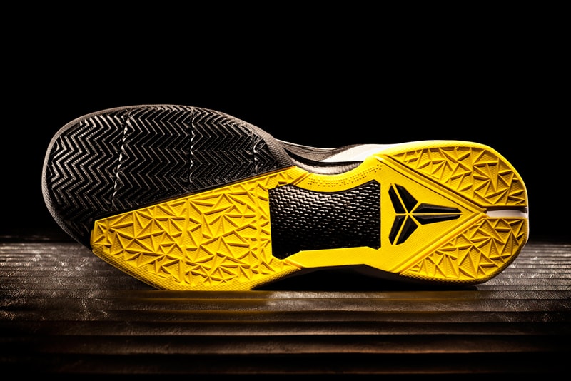 Nike Zoom Kobe VII System Supreme
