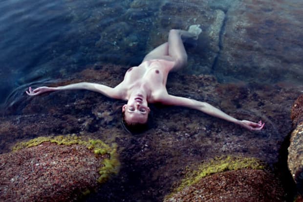 Pirelli 2012 Calendar by Mario Sorrenti