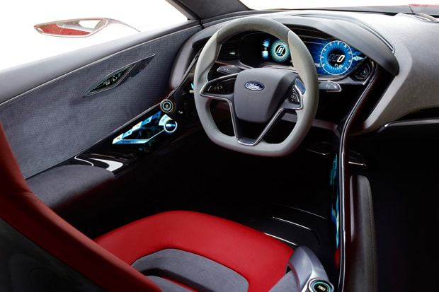 Ford EVOS Concept with SYNC-Controlled Apps