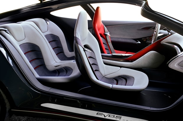 Ford EVOS Concept with SYNC-Controlled Apps