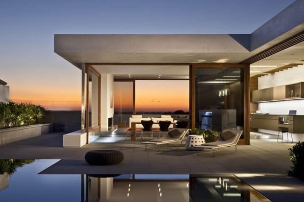 Harborview Hills by Laidlaw Schultz Architects