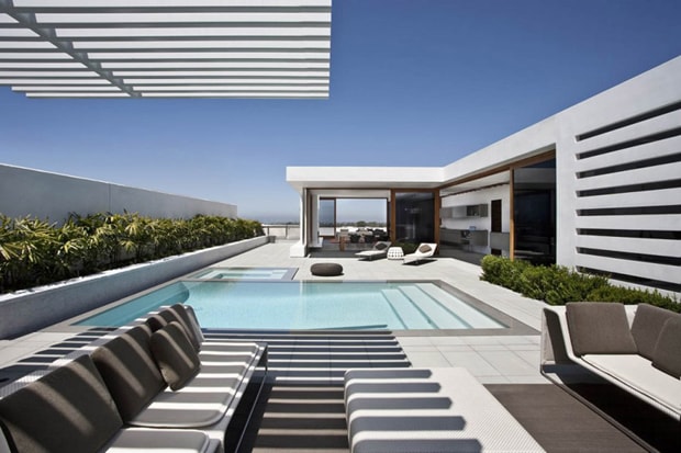 Harborview Hills by Laidlaw Schultz Architects