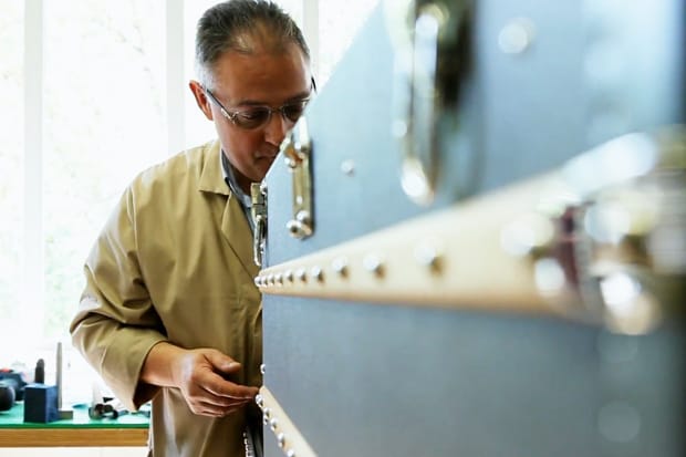 Un Metier D'Art Pour Moi: Leather Goods with Louis Vuitton Video