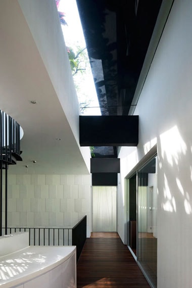 Black & White House by Formwerkz Architects