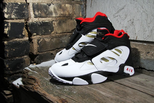 Nike Air Diamond Turf II Black/Metallic Gold