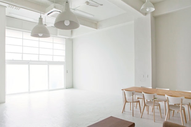 COSTA MESSA Studio WhiteBase