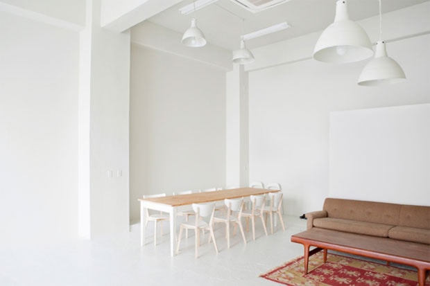 COSTA MESSA Studio WhiteBase