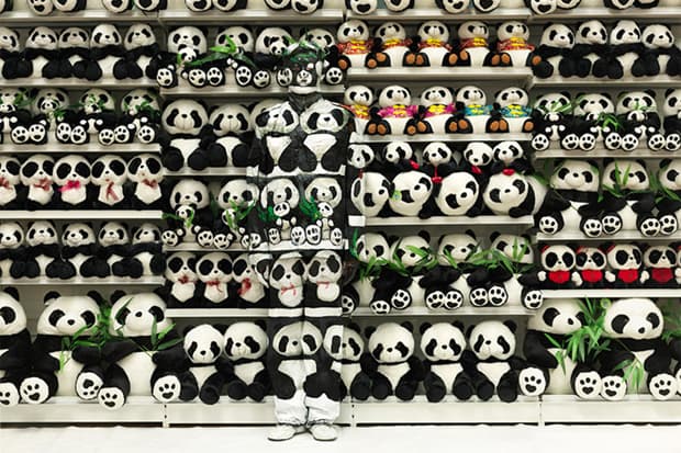 Liu Bolin "Lost in Art" @ Eli Klein Gallery