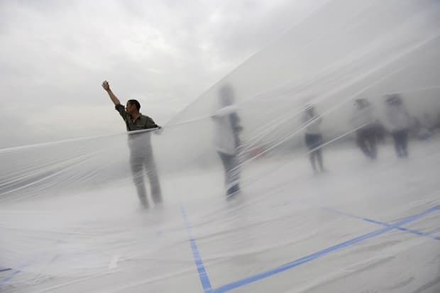 Cai Guo-Qiang - Hangzhou's West Lake Made From Gunpowder