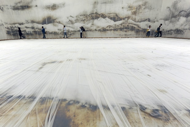 Cai Guo-Qiang - Hangzhou's West Lake Made From Gunpowder 