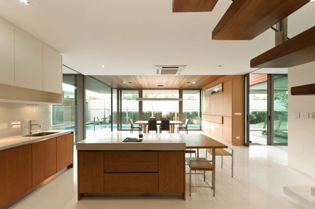 L71 House by OFFICE AT