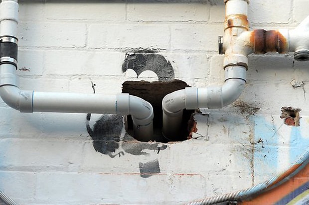 Banksy's 'Parachuting Rat' in Melbourne Destroyed