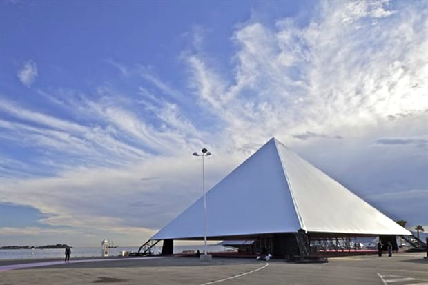 Kanye West's Seven-Screen "Cruel Summer" Pyramid by OMA 