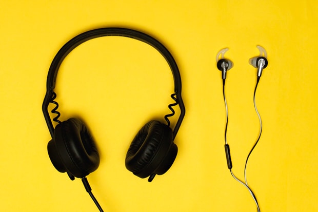 Polls: Headphones vs. Earphones
