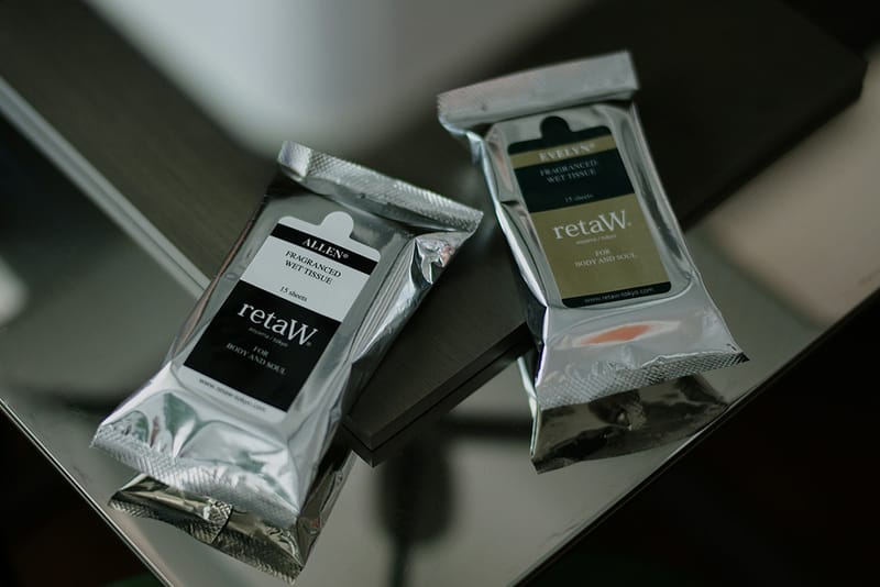 retaW 2012 Fragrance Wet Tissue ALLEN* & EVELYN*