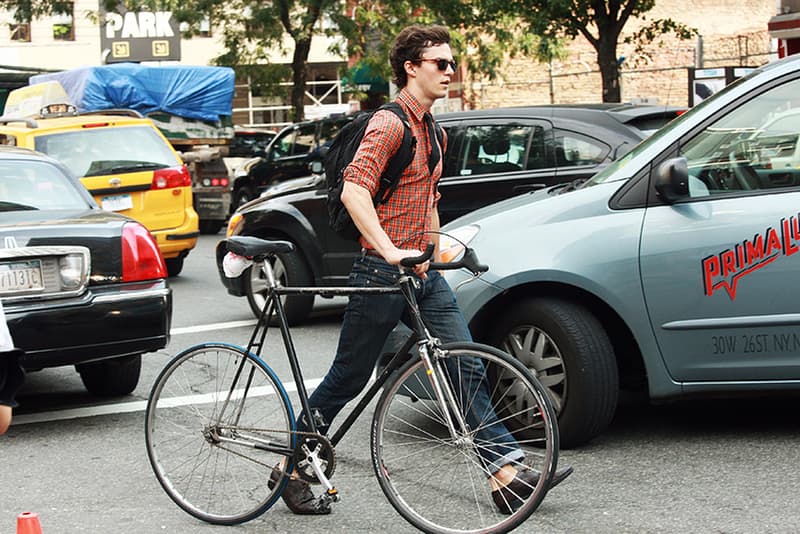 STREETFSN: Tie Tucking