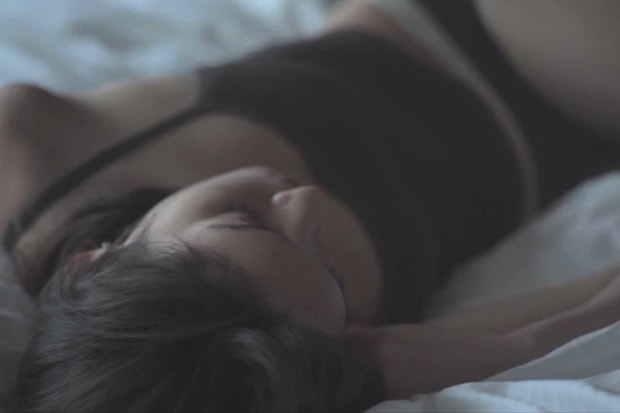 Uniqlo Launches Wake Up Social App