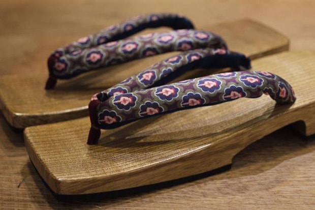 UNDERCOVER “Fuck the Past, Fuck the Future” Japanese Geta