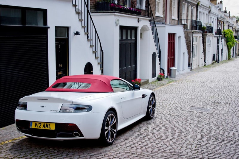 Aston Martin 2013 V12 Vantage Roadster