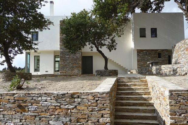 Emasies House on Andros Island by klab architects 