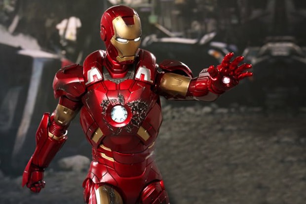 Hot Toys 'The Avengers' Iron Man Mark VII Limited Edition Figure