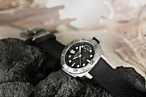 midsize diver watch