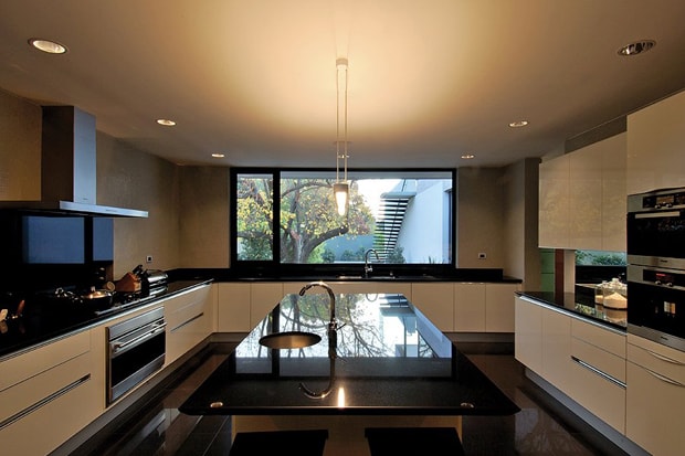 Fray Leon House by 57STUDIO