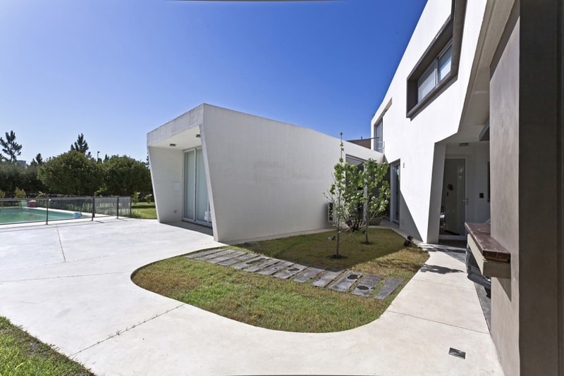 House V by I + GC [arquitectura]