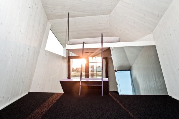 Hypercubus by Studio WG3