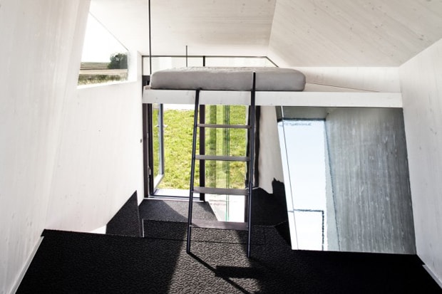 Hypercubus by Studio WG3