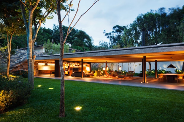 V4 House by StudioMK47