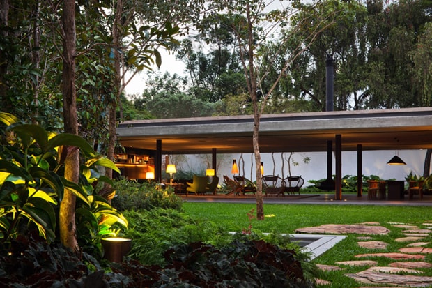 V4 House by StudioMK47