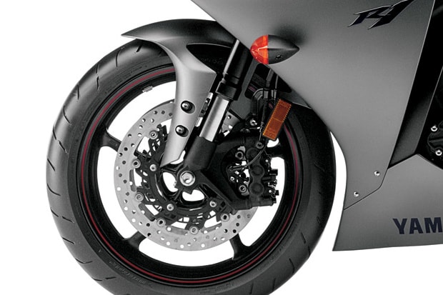 2013 YAMAHA YZF-R1