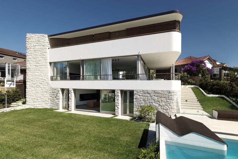 Balcony Over Bronte by Luigi Rosselli Architects