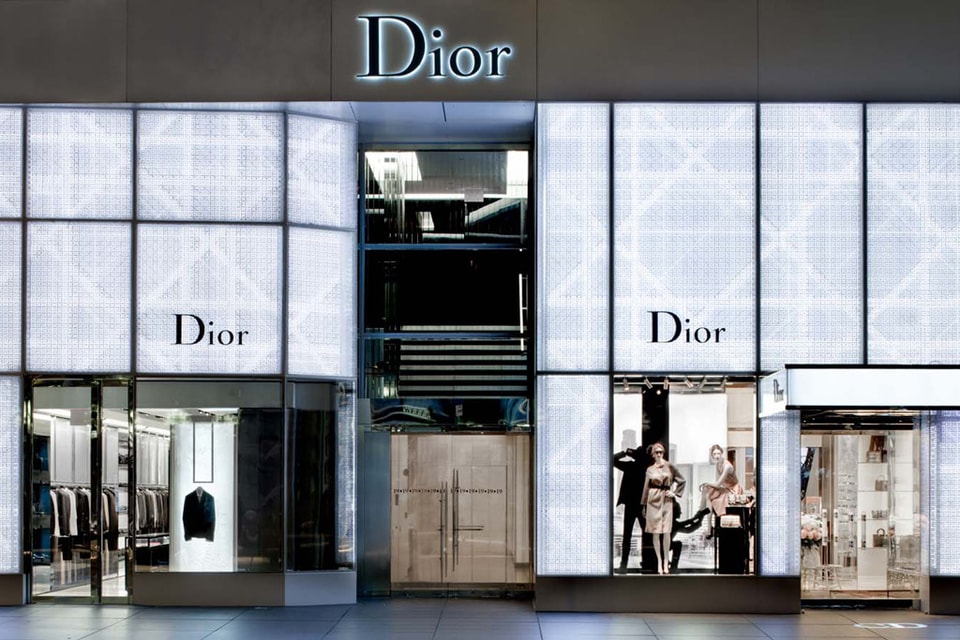 Marketing dior. Кристиан диор бренд. Диор Нью Йорк. Dior магазин. Штаб квартира Dior.