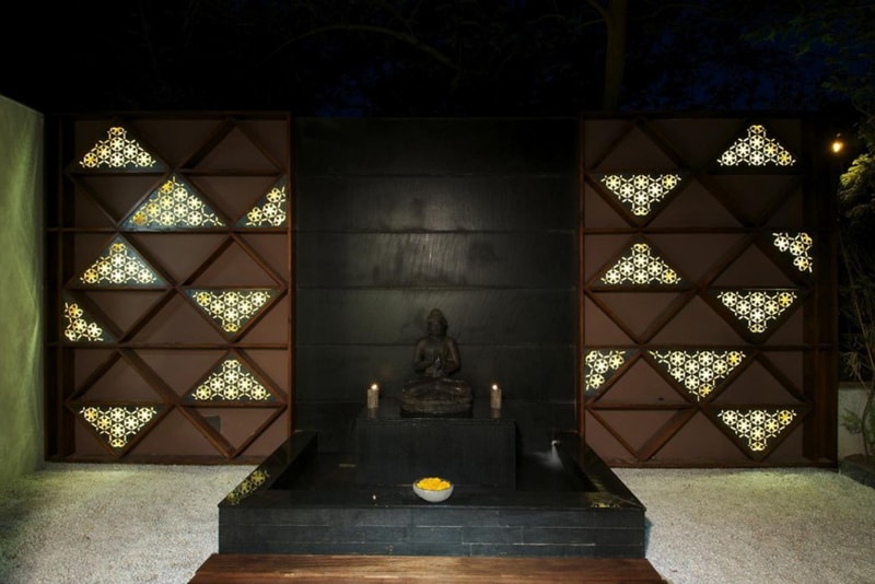 Courtyard House by Hiren Patel Architects