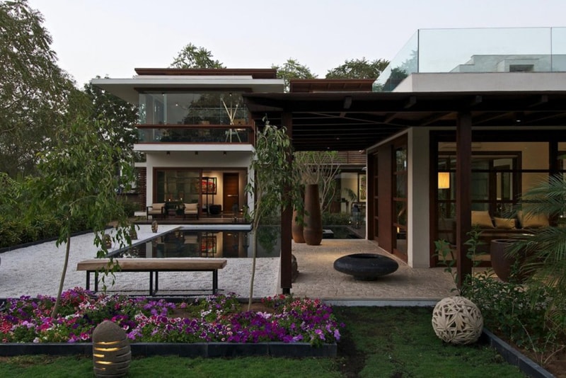 Courtyard House by Hiren Patel Architects