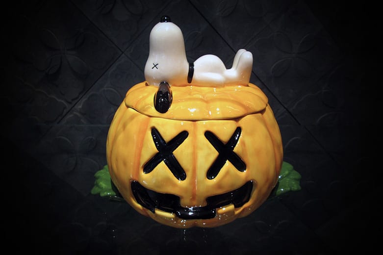 OriginalFake x Medicom Toy KAWS CERAMIC SNOOPY