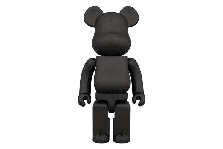 Amirex x Medicom Toy 400% Dry Carbon Fiber Bearbrick
