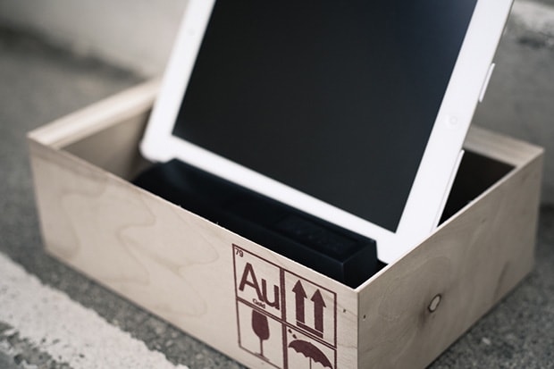 The Distinct Life x 400+oz Tablet Stand